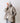 Cómoda chaqueta de silueta con capucha impermeable de tendencia japonesa